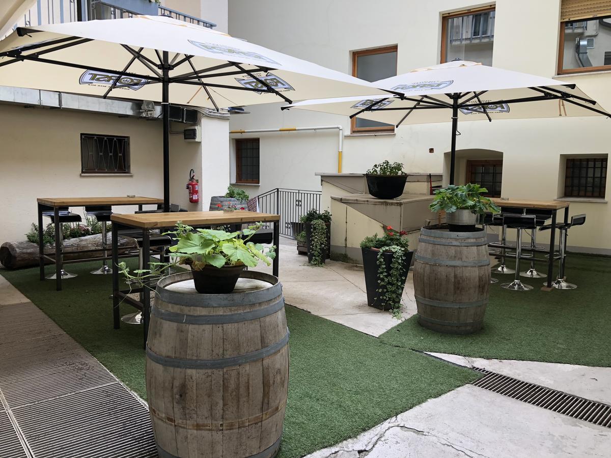 Antica Trattoria Hotel Cles Exterior photo
