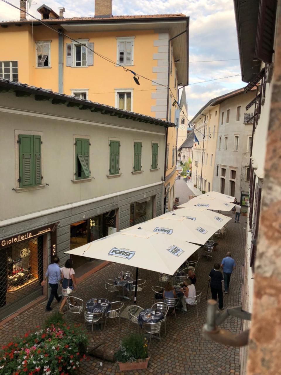 Antica Trattoria Hotel Cles Exterior photo